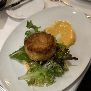 The Crossing signature dishes Hawaiian Ahi Tuna Tartare
Sea Scallops
Blueberry Cheesecake